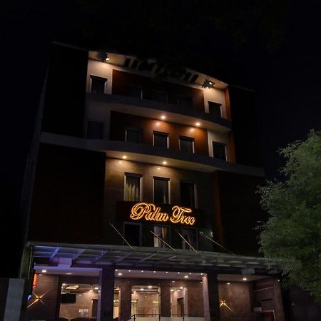 Treebo Trend Palm Tree Hotel Madras Buitenkant foto