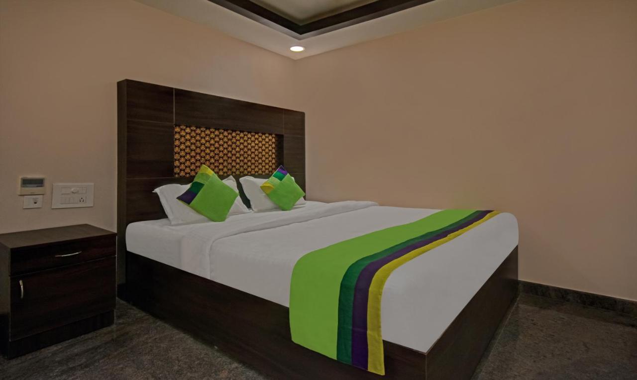 Treebo Trend Palm Tree Hotel Madras Buitenkant foto
