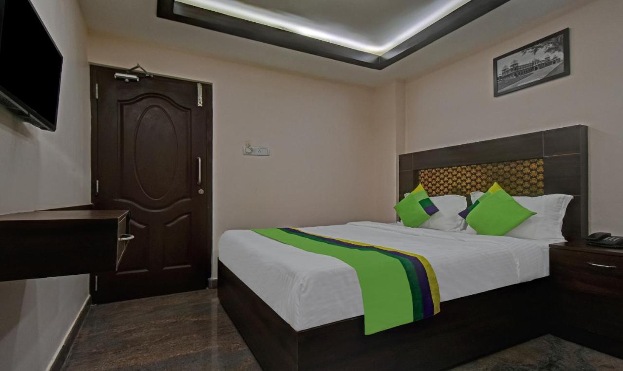 Treebo Trend Palm Tree Hotel Madras Buitenkant foto