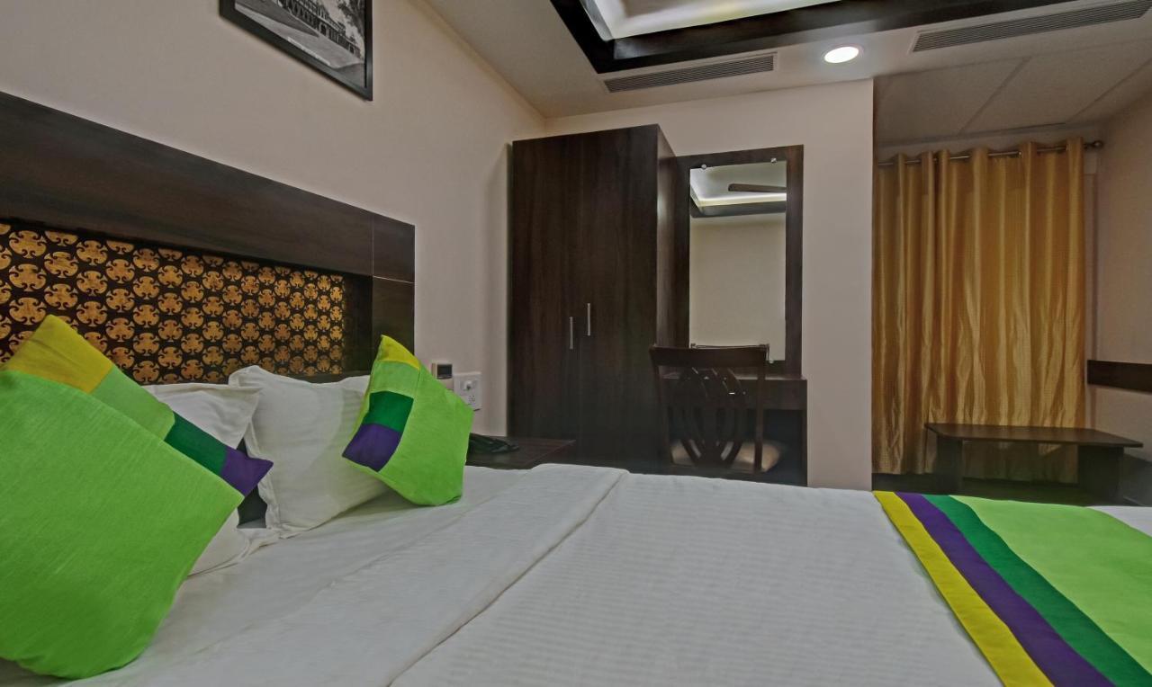 Treebo Trend Palm Tree Hotel Madras Buitenkant foto