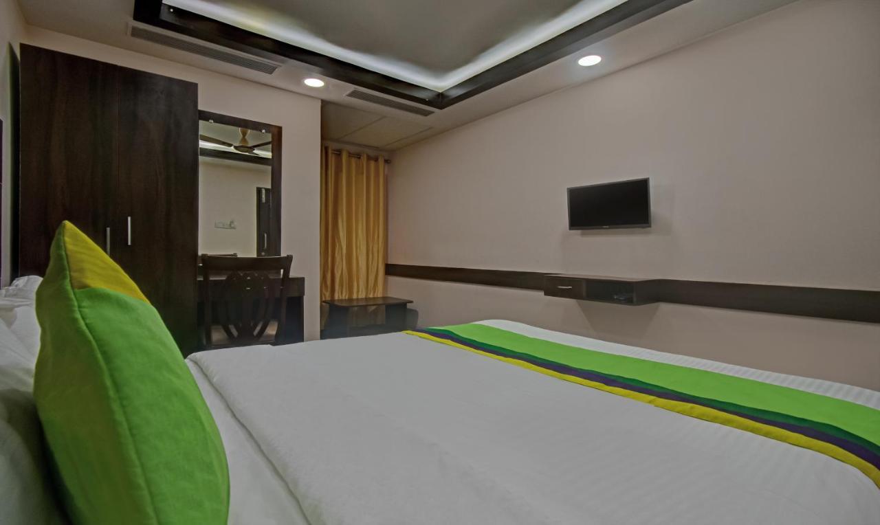 Treebo Trend Palm Tree Hotel Madras Buitenkant foto