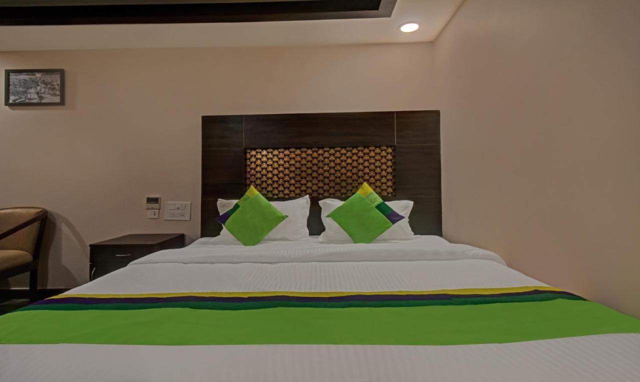 Treebo Trend Palm Tree Hotel Madras Buitenkant foto