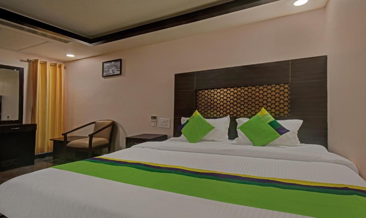 Treebo Trend Palm Tree Hotel Madras Buitenkant foto