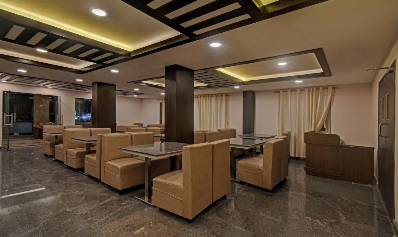 Treebo Trend Palm Tree Hotel Madras Buitenkant foto